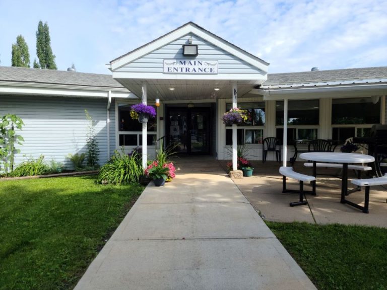 Home Slave Lake Housing